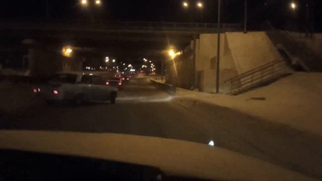 Ты посмотри что мудак делает