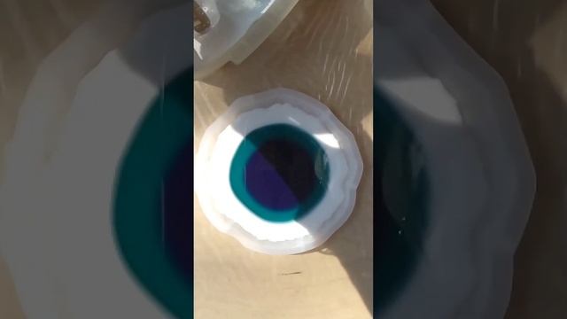 Создаём подставку из эпоксидной смолы, в технике 