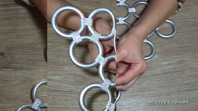 Супер идея, что можно сделать из колец от шторы. Новогодний декор смотреть онлайн