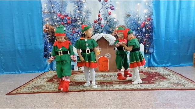 Танец "Гномики" младшая группа, рук Сивцева А. Ф., Дедюкина Т. А., Горохова А. С. смотреть онлайн