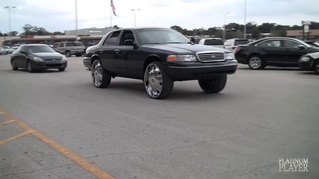 FORD CROWN VIC On DUB BANDITO WHEELS- ORLANDO CLASSIC SERIES