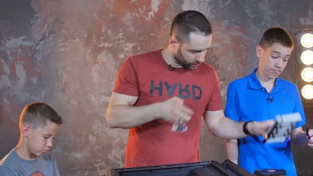 ДЕТИ СОБИРАЮТ КОМПЬЮТЕР ДЛЯ ИГР НА RYZEN #СборкаПК смотреть онлайн