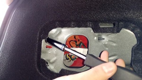 Kia Optima 2018 Brake Light Bulb Replacement