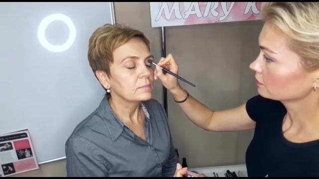 Урок макияжа. Макияж на Новый год, на свидание и на каждый день. смотреть онлайн