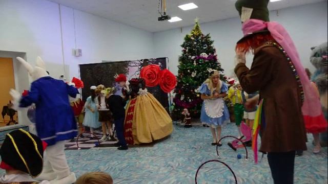 «Приключения у новогодней елки» смотреть онлайн