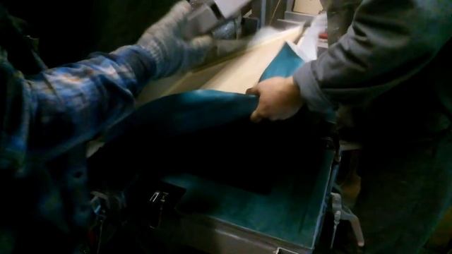 Заливка эластичного пенополиуретана в форму часть 2 смотреть онлайн