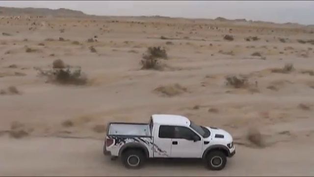 [cc] 2010 Ford F-150 SVT Raptor First Drive: Racing in the Borrego Desert смотреть онлайн