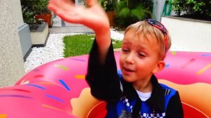 Истории о том, как Влад и Никита играют в кафе.