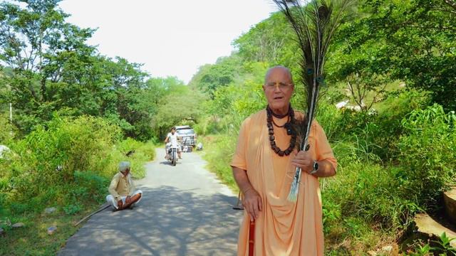Life in Vrindavan - Rangadevi Varsana forest смотреть онлайн