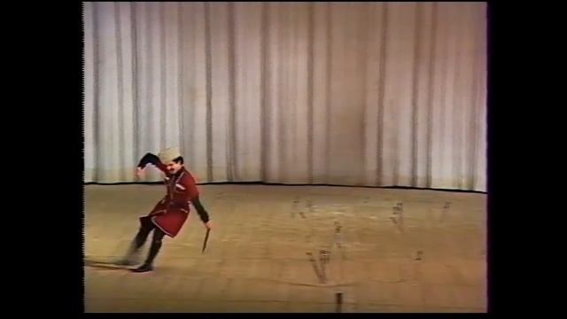 ГАНТ "Алан". Танец с кинжалами. З.Козаев. 87` смотреть онлайн