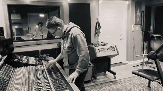 API 2448 Mixing смотреть онлайн