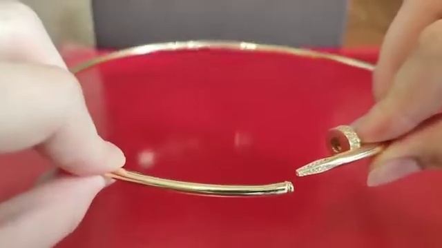 Колье гвоздь Cartier из желтого золота смотреть онлайн