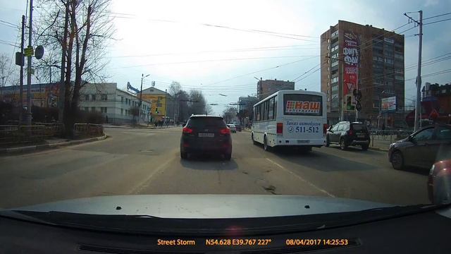 Рязань. 8 апреля 2017г. Поворот налево в неположенном месте. смотреть онлайн