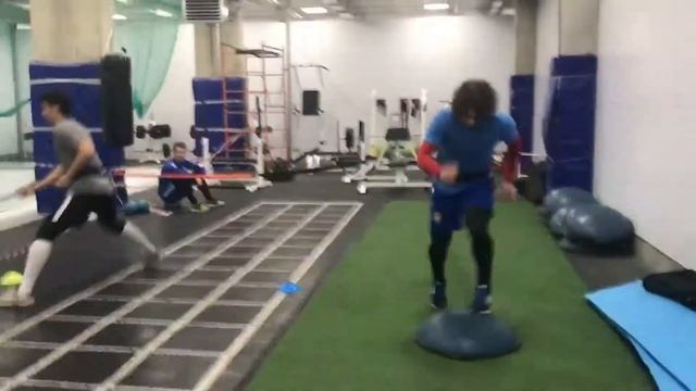 Тренировка хоккейных вратарей в зале смотреть онлайн