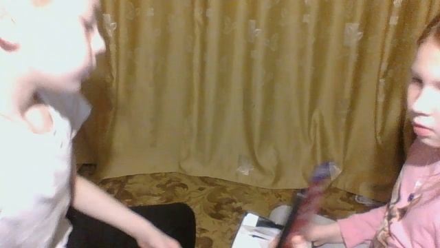 Я ПОДАРИЛ СЕСТРЕ ТЕЛЕФОН . А ОНА!!!! смотреть онлайн