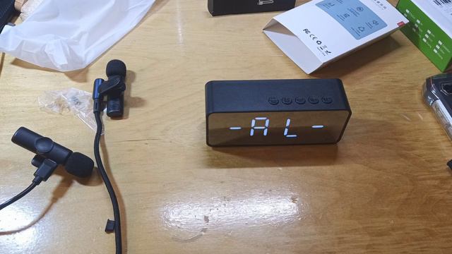 Распаковка микрофонов беспроводных, Выключателя сенсорного и часов с колонкой, будильник и Bluetoot