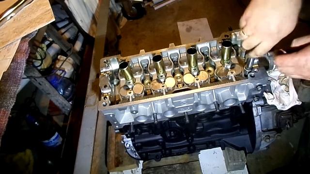 107  Обтяжка болтов головки блока цилиндров двигателя  Джили МК  копия  двгателя TOYOT A4 FE