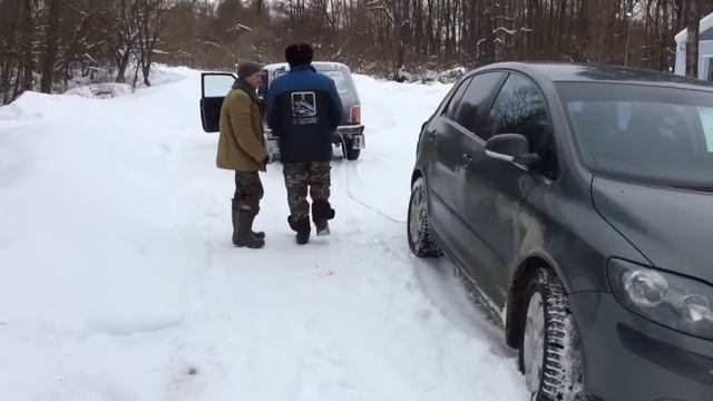 Спасаем Golf Plus, посадили или как не хватает полного привода=) смотреть онлайн