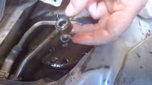 Замена топливного фильтра грубой очистки на Toyota Corsa