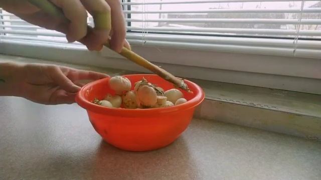 Быстрый и простой рецепт вкусных шампиньонов в духовке. смотреть онлайн