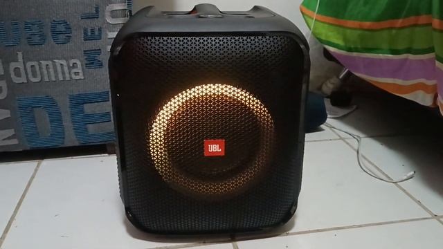 JBL Partybox Encore Essential Gold смотреть онлайн