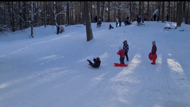 Влог как я катался на санках. #2 смотреть онлайн