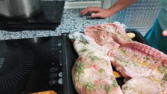 Поросенок в духовке.осминог.приглашение к нашему столу. смотреть онлайн