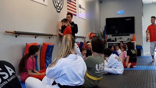 How to React from Strangers Push you to the Wall - Self Defense for Kids, Teens & Adults смотреть онлайн