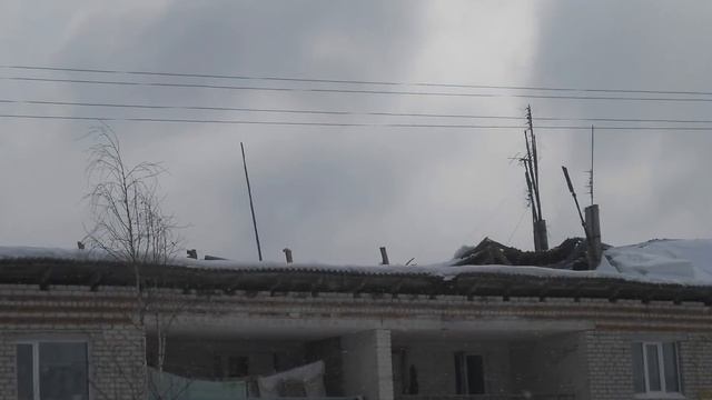 с.Износки,ул.Механизаторов д1А обрушение крыши смотреть онлайн