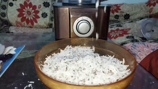 Coconut Scraping and Carrot Shredding with My Morphy Richards Icon Superb Food Processor смотреть онлайн