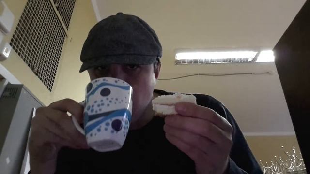 VLOG ем пироженое и пью чай каркадэ смотреть онлайн