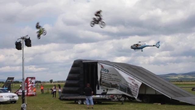 Carat Tuning Party VII - FMX Show Part. 3 смотреть онлайн