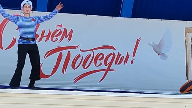 Матроскин танец! Танцор, студент Илья Шимолин настоящий артист, станцевал с больной ногой!!! смотреть онлайн