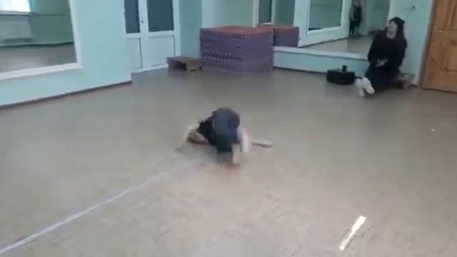 Смотри как надо тонцивать брейкданс 7лет смотреть онлайн