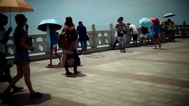 На пути к статуи Бодхисаттвы Гуань Инь. смотреть онлайн