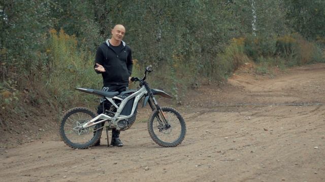 SUR-RON X отзыв! Что случилось после 2000км при жесткой эксплуатации. 虬龙SURRON LightBee 轻蜂X越野电动车 смотреть онлайн