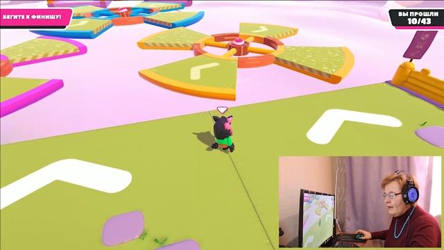 МАМА ПЕРВЫЙ РАЗ ИГРАЕТ В [Fall Guys_ Ultimate Knockout] смотреть онлайн