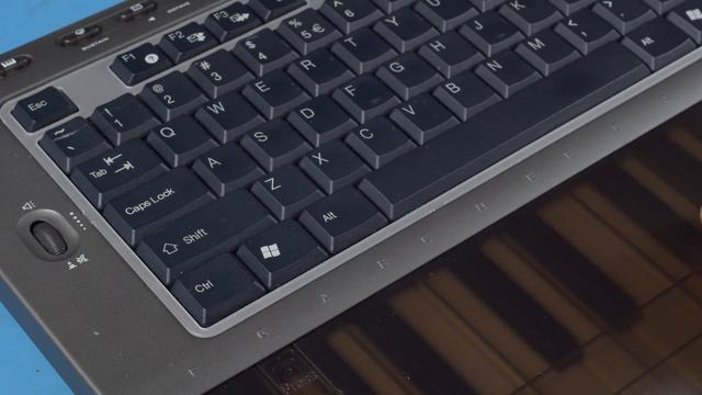 Hybrid Keyboard - Creative Prodikeys PC-MIDI