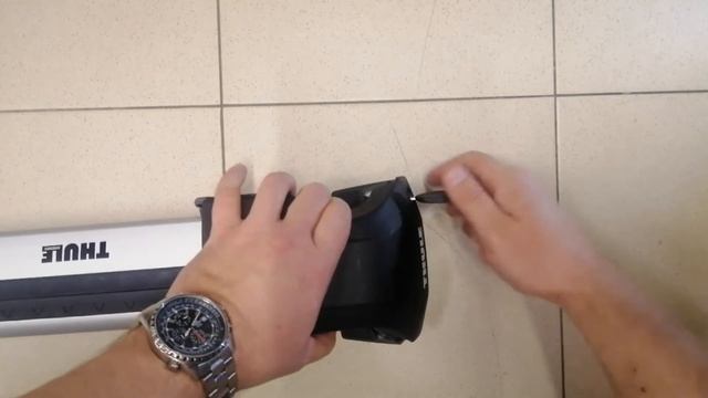 Roof Rack Bar With Flush Railing Thule Edge Wingbar Mitsubishi Outlander