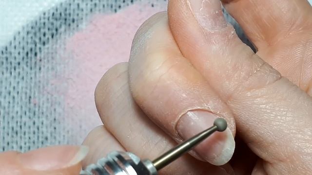 #112 Аппаратный маникюр левой рукой сама себе без режущих инструментов смотреть онлайн