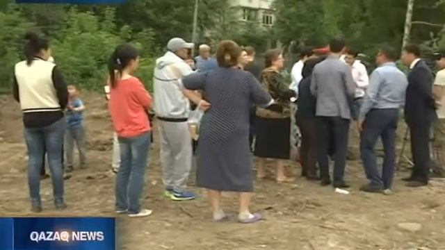 05 05 15 В Алматы жильцы микрорайона Аксай один протестуют против сноса детской площадки смотреть онлайн