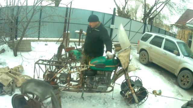 Снего-болотоход "ЛУНОХОД" своими руками часть 2 запуск двигателя смотреть онлайн