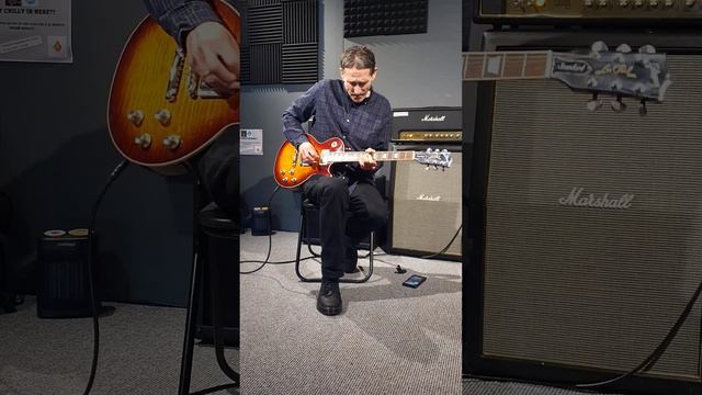 Minor blues jam. Gibson Les Paul Standard 60s Iced Tea through Marshall amp. смотреть онлайн