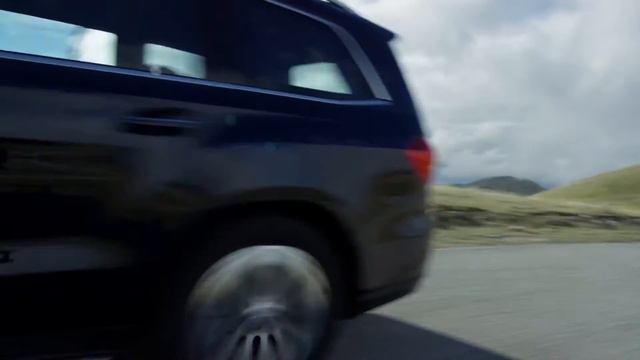 The new Mercedes-Benz GLS 350d Driving Video | AutoMotoTV смотреть онлайн