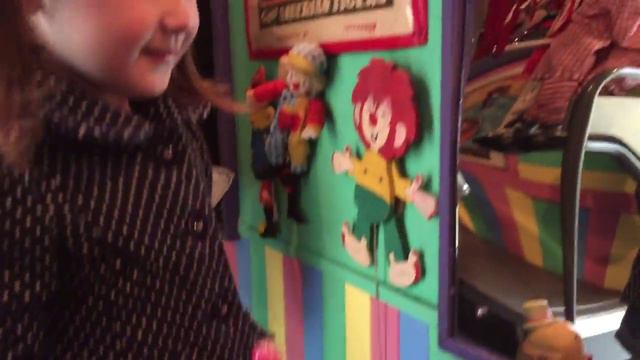 Vlog.Идем в цирк Кобзов,музей Миньонов,супер героев и динозавров.Circus Kobzov, Minions Museum смотреть онлайн