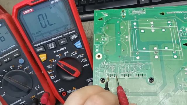 Сравнение Uni-T UT61E и UT61E+ на примере ремонта платы ибп APC при измерении сопротивления смотреть онлайн