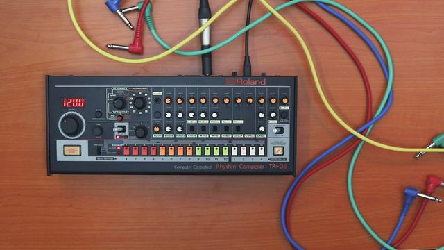 Roland TR-08 Demo No Talking - DV247 смотреть онлайн