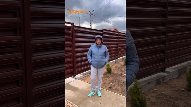 Отзыв о заборе ,из евро штакетника ,в шахматном порядке по горизонтали Ral 8017 в д.Крутая. смотреть онлайн