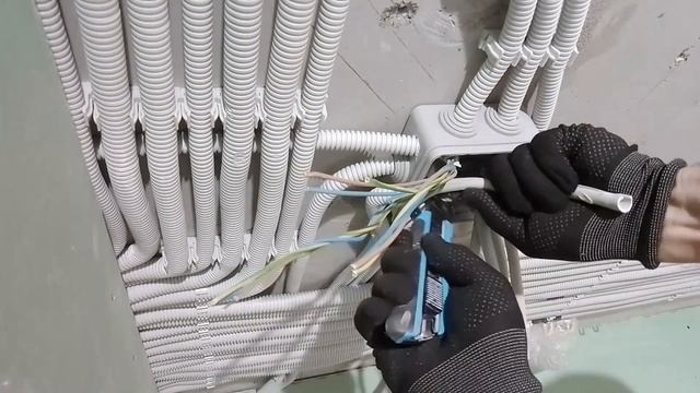 Распределительная коробка. Опрессовка. Тестирование. смотреть онлайн