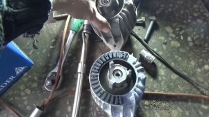 Замена подушки мотора Mercedes w212 2010.mp4